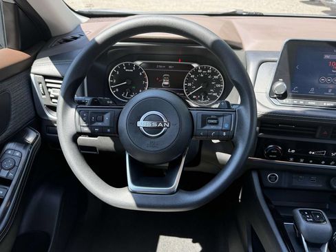 Used 2023 Nissan Rogue SV AWD/4WD image 10