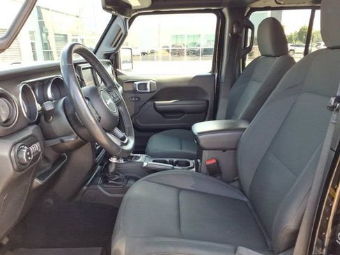 Used 2021 Jeep Gladiator Sport AWD/4WD image 23