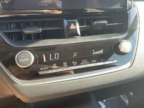 Used 2024 Toyota Corolla LE FWD image 37