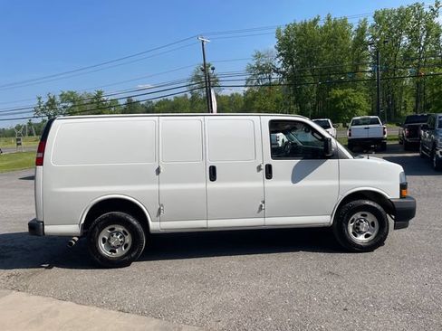 Used 2021 Chevrolet Express 2500 w/ Driver Convenience Package RWD image 7