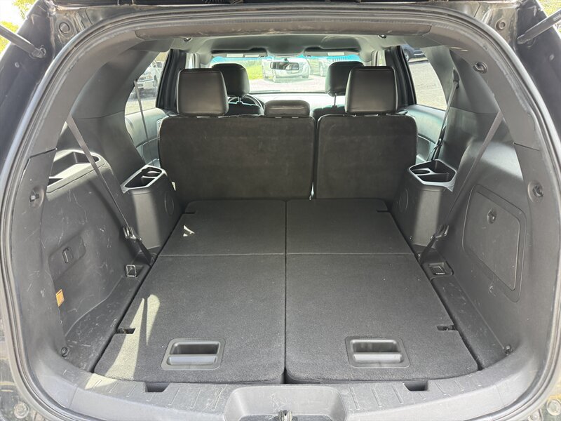 Used 2014 Ford Explorer XLT w/ Equipment Group 202A AWD/4WD image 13