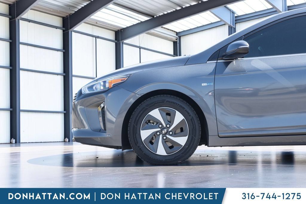 Used 2017 Hyundai Ioniq SEL FWD image 29
