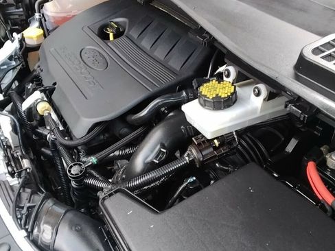 Used 2017 Ford Escape SE w/ SE Cold Weather Package FWD image 26