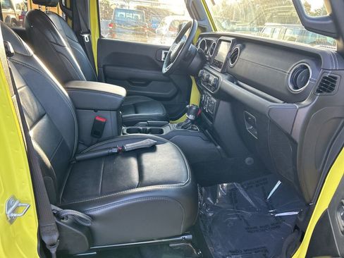 Used 2023 Jeep Wrangler Unlimited Sahara w/ Cold Weather Group image 25