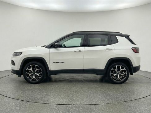 Used 2025 Jeep Compass Limited image 5