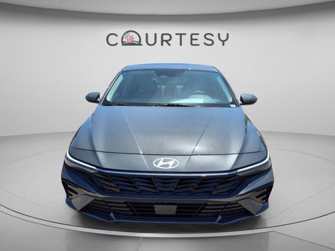 New 2026 Hyundai Elantra Limited FWD image 8