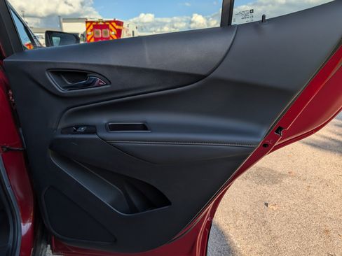 Used 2022 Chevrolet Equinox Premier image 40