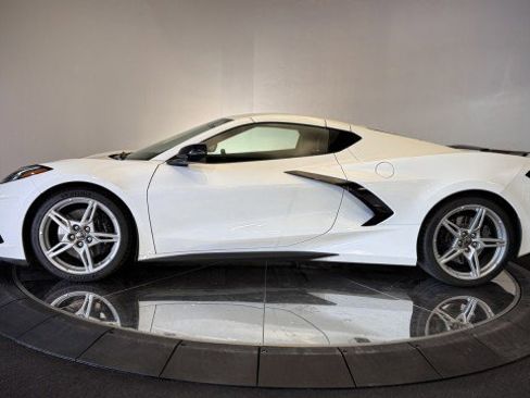 Used 2023 Chevrolet Corvette Stingray Premium Cpe w/ Z51 Performance Package image 24