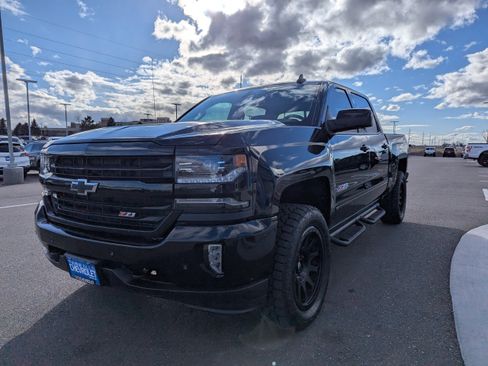 Used 2018 Chevrolet Silverado 1500 LTZ Z71 w/ LTZ Plus Package image 7