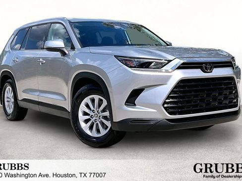 Used 2024 Toyota Grand Highlander FWD image 1
