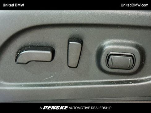 Used 2023 Nissan Titan PRO-4X w/ Pro-4x Convenience Package image 4