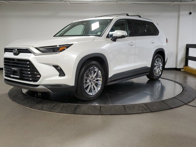Used 2025 Toyota Grand Highlander AWD image 5