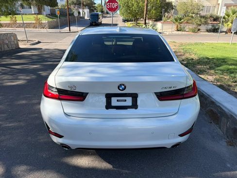 Used 2021 BMW 330i Sedan w/ Convenience Package RWD image 4
