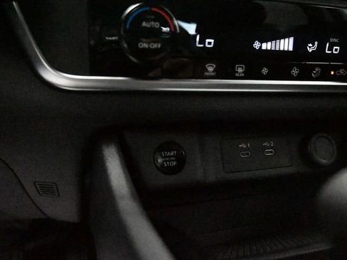Used 2025 Nissan Rogue SV FWD image 16
