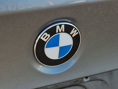 Used 2011 BMW 335i xDrive Sedan AWD/4WD image 29