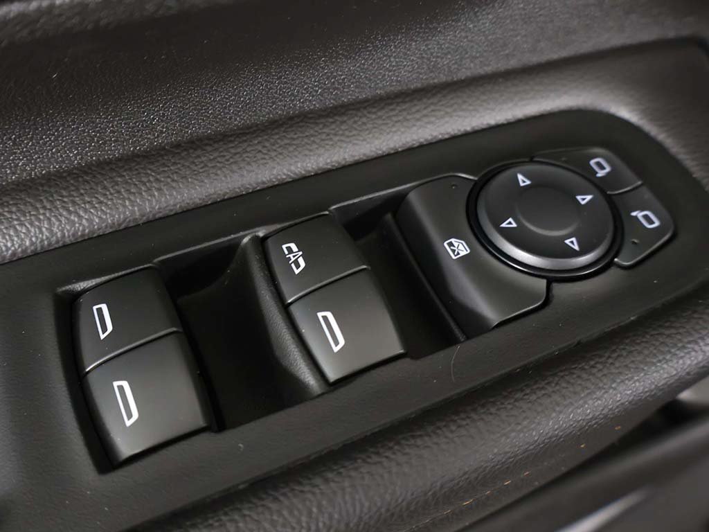 Used 2018 GMC Terrain SLE FWD image 32
