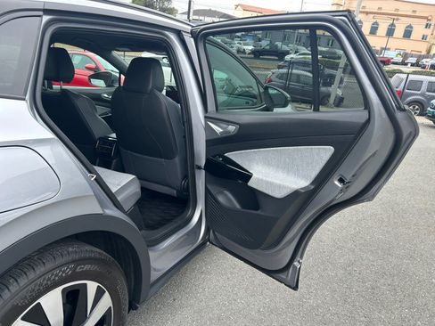 Used 2024 Volkswagen ID.4 2WD image 38