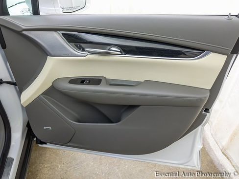 Used 2020 Cadillac XT6 Premium Luxury image 27