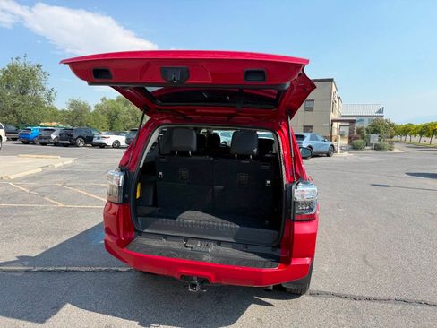 Used 2024 Toyota 4Runner SR5 Premium w/ Moonroof Package AWD/4WD image 20