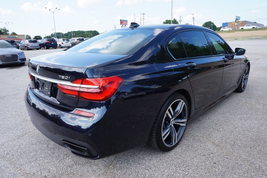 Used 2019 BMW 750i w/ Executive Package RWD image 6