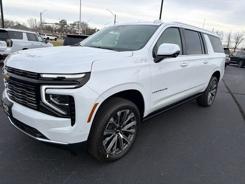 New 2026 Chevrolet Suburban High Country image 4