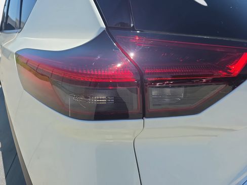 Used 2023 Nissan Rogue SL w/ SL Premium Package FWD image 33