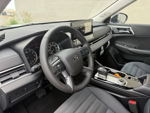 New 2026 Mitsubishi Outlander AWD image 20