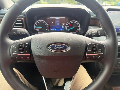 Used 2024 Ford Maverick Lariat AWD/4WD image 16