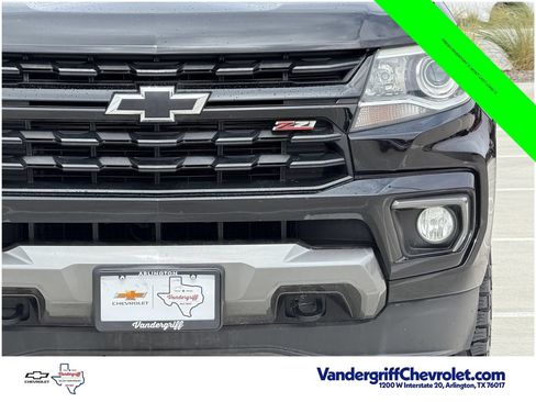 Used 2021 Chevrolet Colorado Z71 w/ Z71 Midnight Edition AWD/4WD image 9
