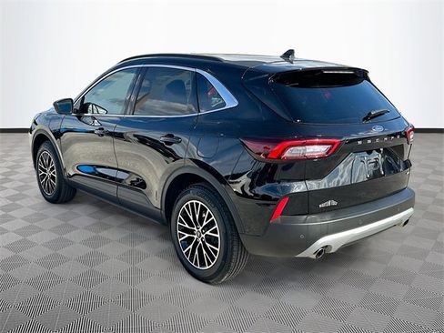 Used 2025 Ford Escape SE image 7