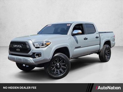 Used 2019 Toyota Tacoma Limited AWD/4WD image 1