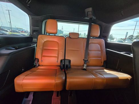 Used 2021 Lincoln Navigator Reserve image 29