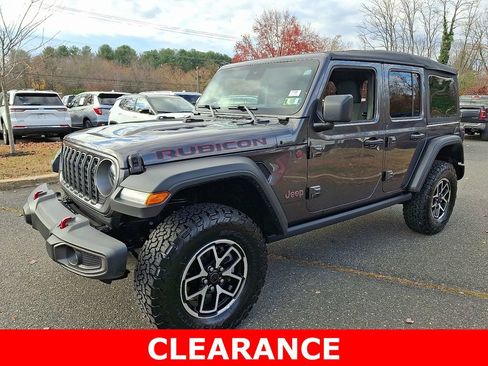 Used 2025 Jeep Wrangler Rubicon image 3