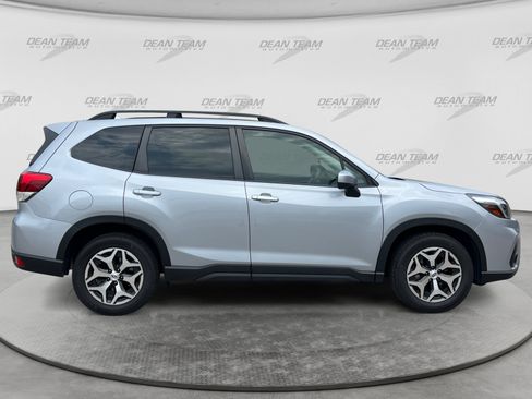 Used 2021 Subaru Forester Premium AWD/4WD image 8