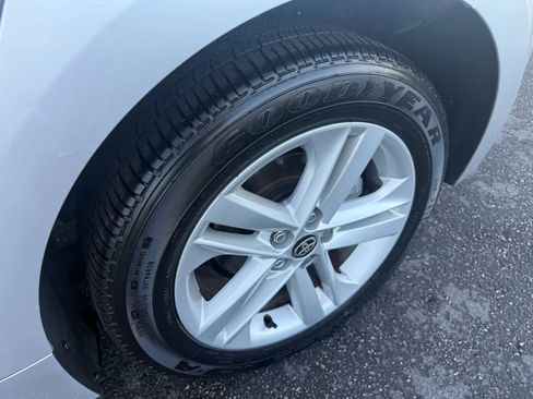 Used 2020 Toyota Corolla SE image 29
