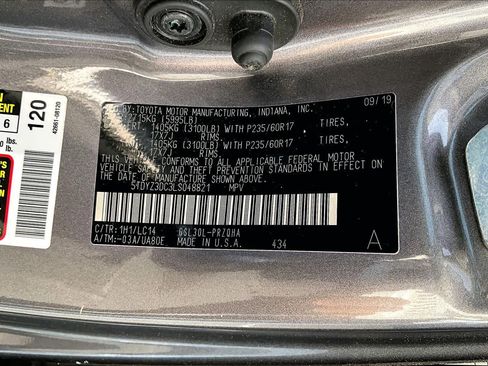 Used 2020 Toyota Sienna XLE image 32