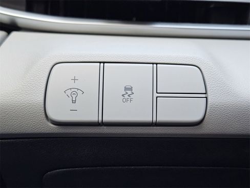 New 2025 Hyundai Elantra Limited image 22