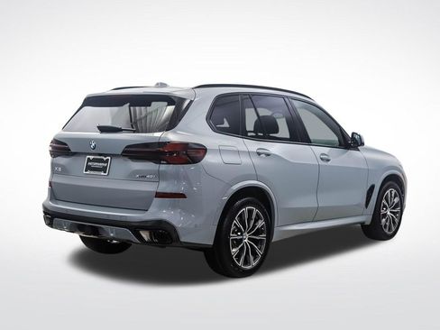 New 2026 BMW X5 xDrive40i w/ M Sport Package AWD/4WD image 5