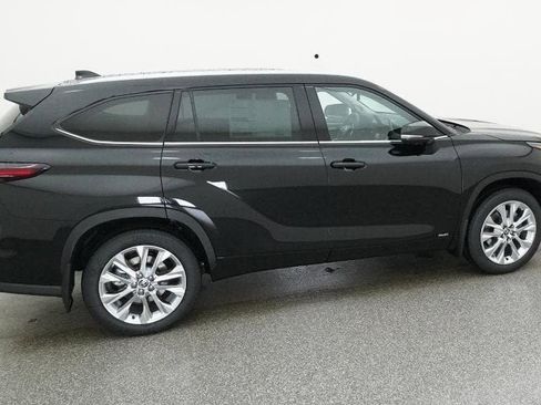 New 2026 Toyota Highlander Limited image 10