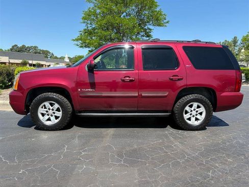 Used 2007 GMC Yukon SLT w/ SLT Preferred Equipment Group AWD/4WD image 2