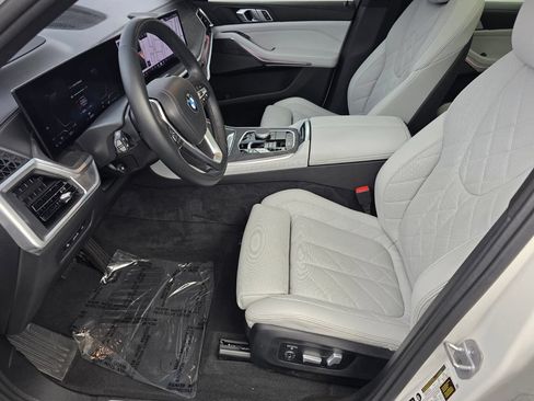 Certified 2024 BMW X5 xDrive40i w/ Premium Package AWD/4WD image 9