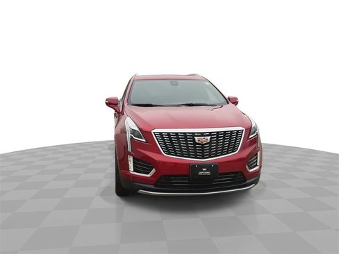 Used 2024 Cadillac XT5 Premium Luxury image 3