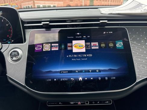 Used 2025 Mercedes-Benz E 350 4MATIC Sedan image 33