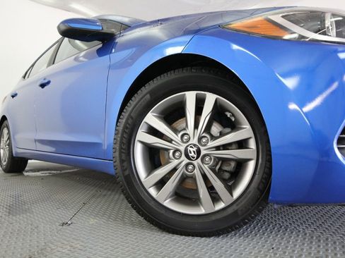 Used 2018 Hyundai Elantra SEL FWD image 17