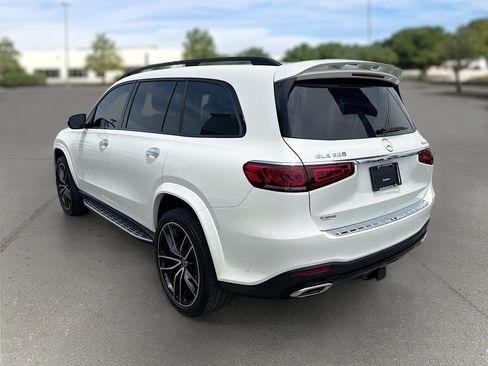 Used 2023 Mercedes-Benz GLS 580 4MATIC image 5