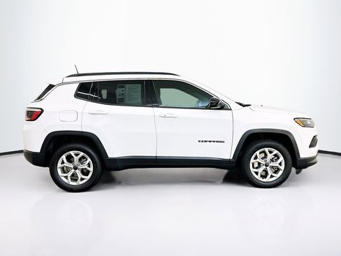 Used 2025 Jeep Compass Latitude image 10