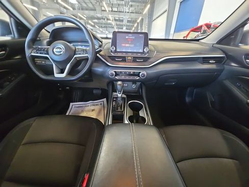 Used 2024 Nissan Altima 2.5 SV FWD image 21
