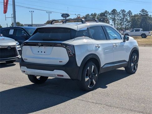 New 2026 Nissan Kicks SR image 3