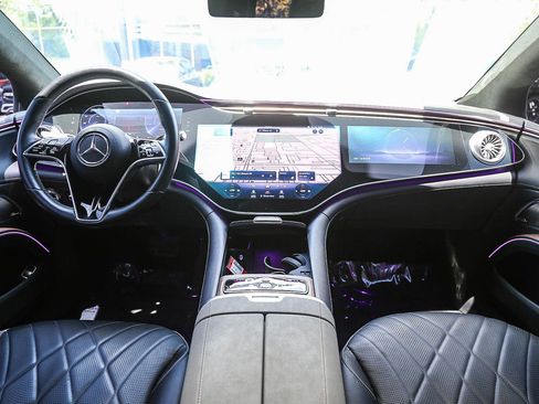 Used 2023 Mercedes-Benz EQS 580 4MATIC Sedan image 10