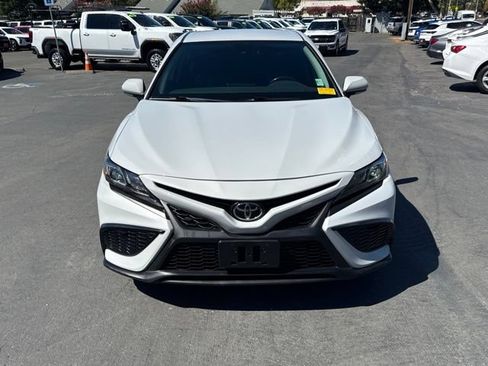 Used 2023 Toyota Camry SE FWD image 4